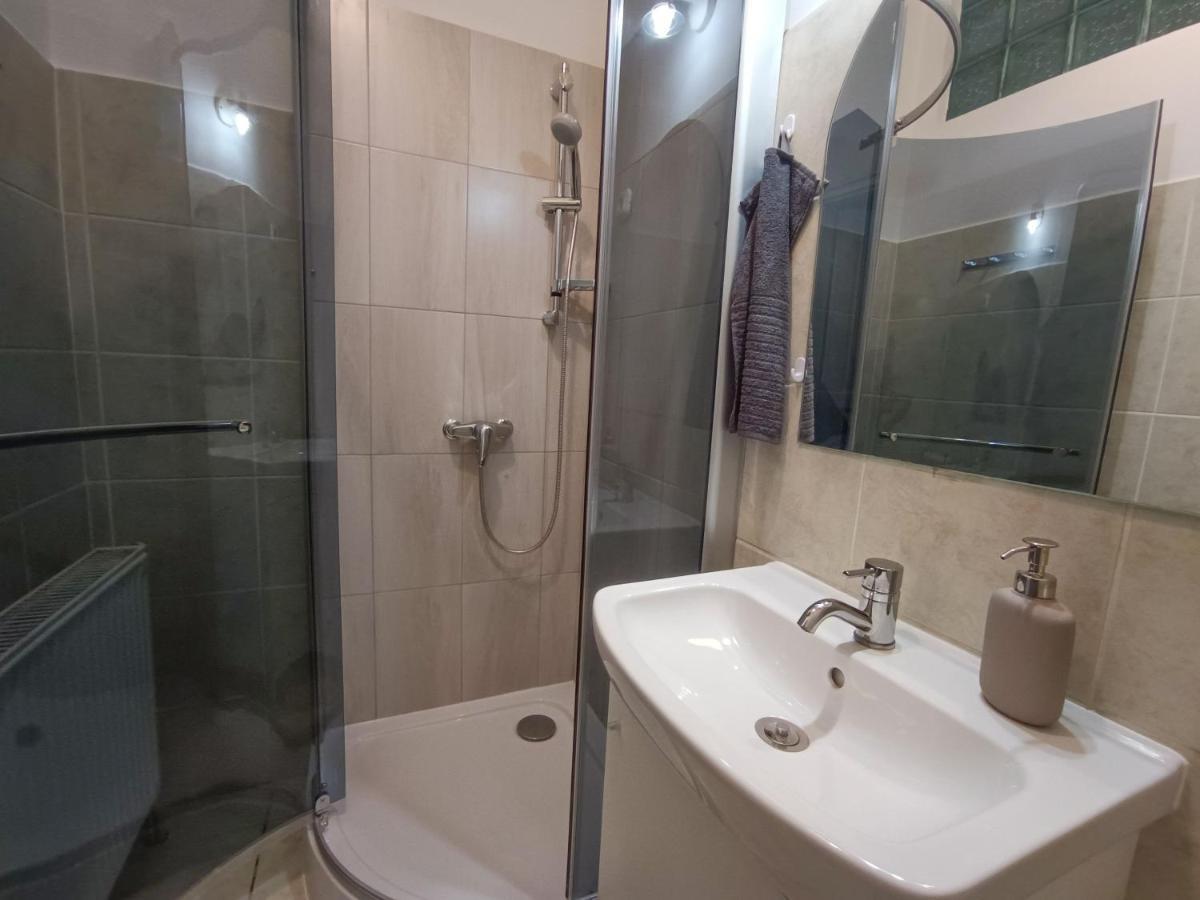 R172 Elitehost Raday Studio Apartment Budapest Exteriör bild
